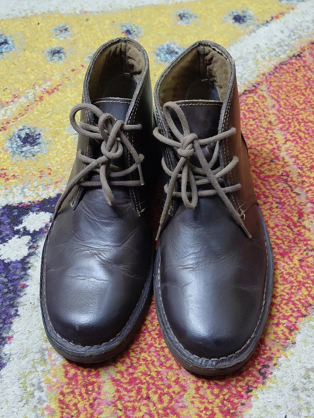 Dockers Brown Leather Chukka Boots with Lace-Up Closure